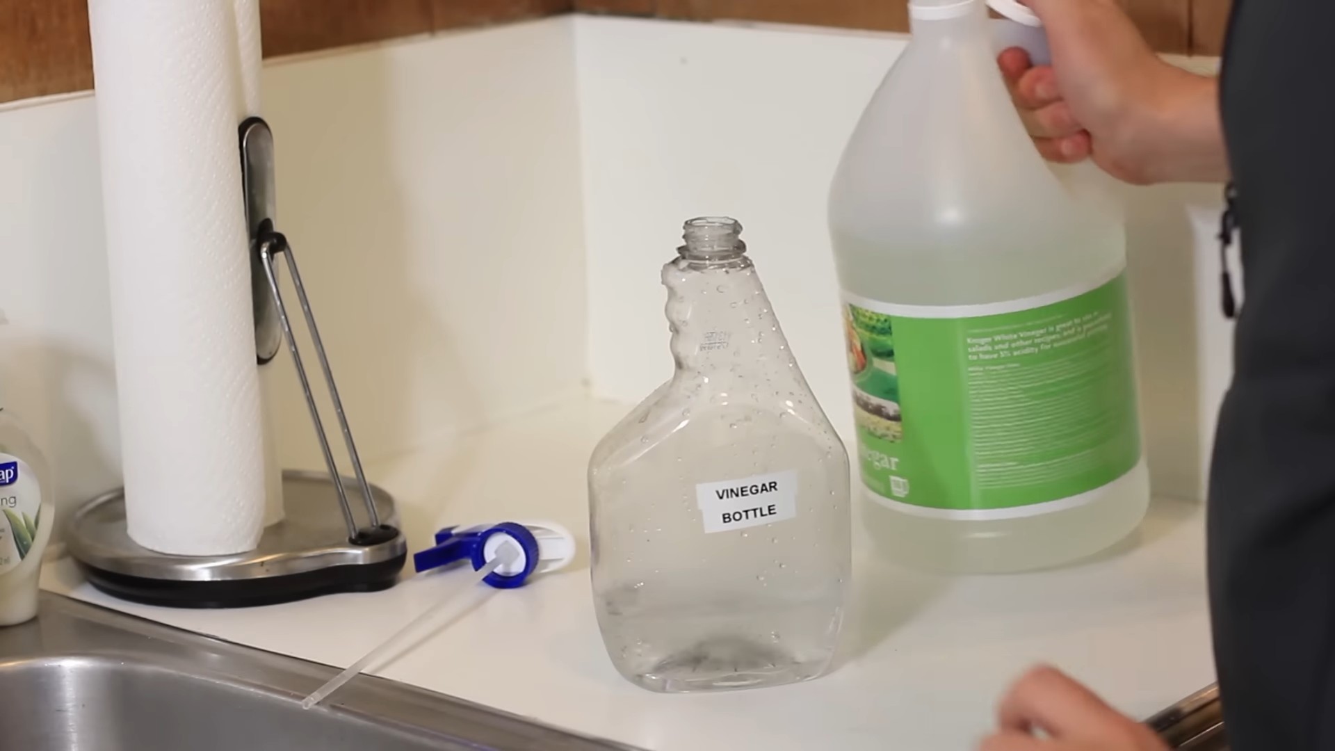 Vinegar cleaning hacks