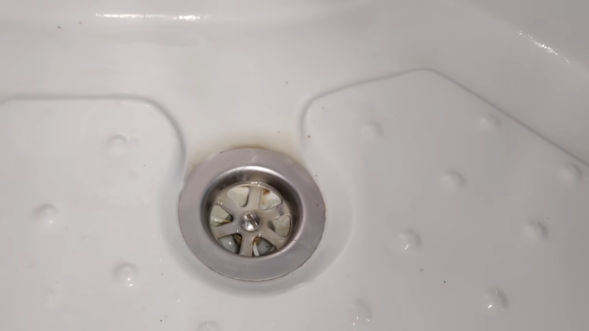DIY Laundry Soap and Vinegar
